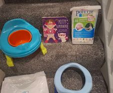 POTETTE Travel Potty & New Liners and Travel Potty