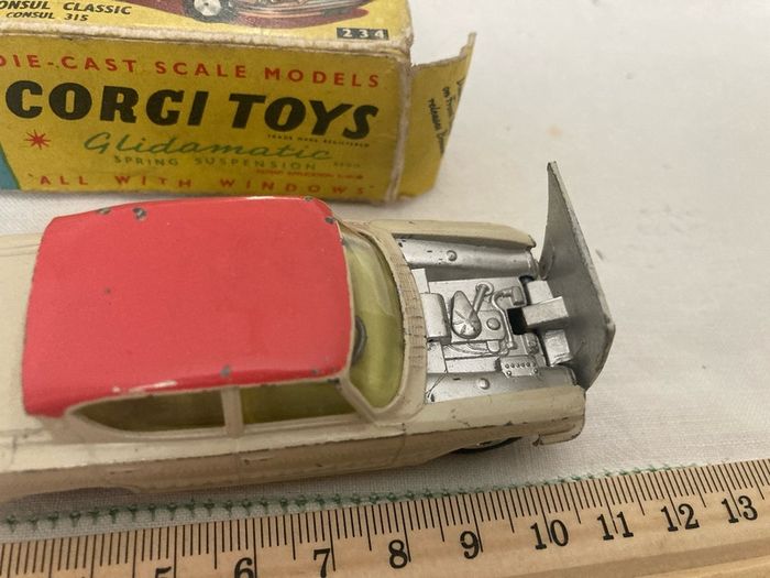 Corgi 234. Ford consul classic /315. With box. 1961/65