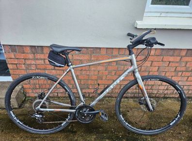 Giant escape hybrid bike