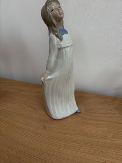 Tengra Valencia Spain Porcelain Figurine Girl with Robe