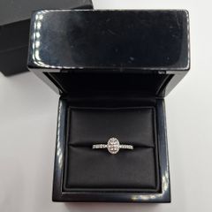 18 ct Diamond ring size Q