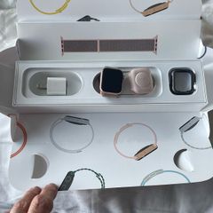 Apple Watch Series 4 40mm Rose Gold Colour