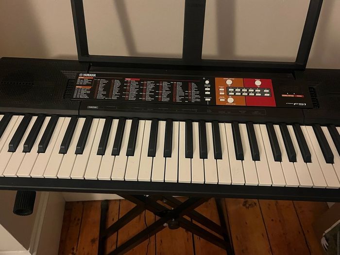 Yamaha Keyboard  PSR -F51 + Stand