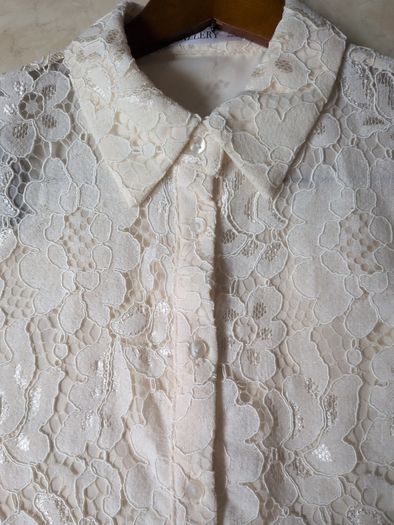 Gallery Cream Lace Short Sleeved Blouse. S. 12. New - No Tag.
