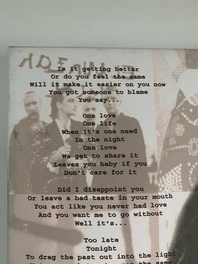 U2 canvas
