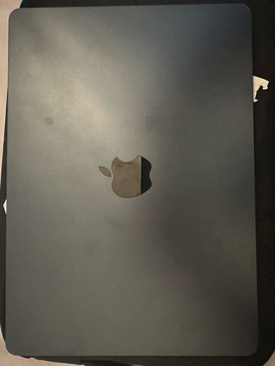 MacBook Air M3 2024
