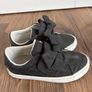 Girls black glitter trainers with beautiful bows size 9 Image 2