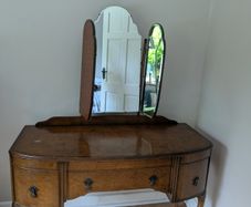 Bedroom vanity