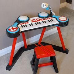toy keyboard in excellent condition