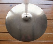 Paiste 2002 Black Label 18inch Med Crash Cymbal.
