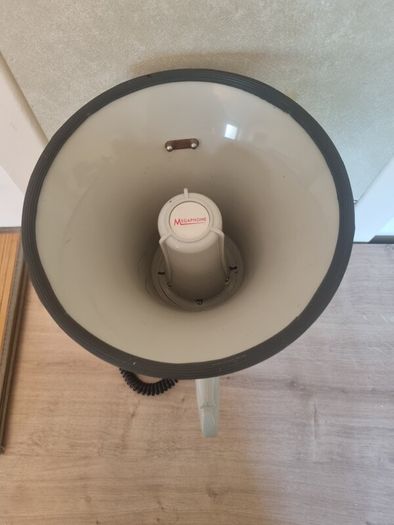 Radio Shack Powerhorn 32-2038 Portable Megaphone Vintage Handheld 10w Dc 12v