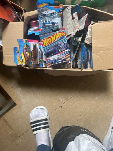 Hot wheels/Corgi/ledo cars