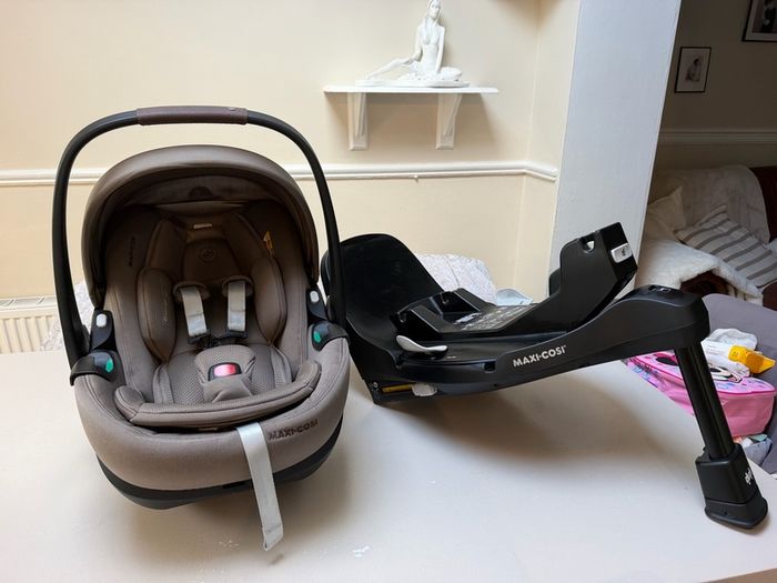 Maxi Cosi car seat