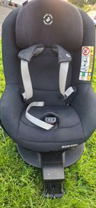 Maxi Cosi Pearl Pro 2 and FamilyFix2 isofix base