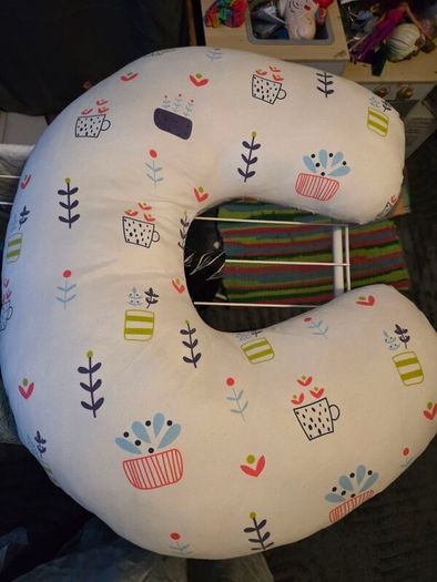 Breastfeeding pillow