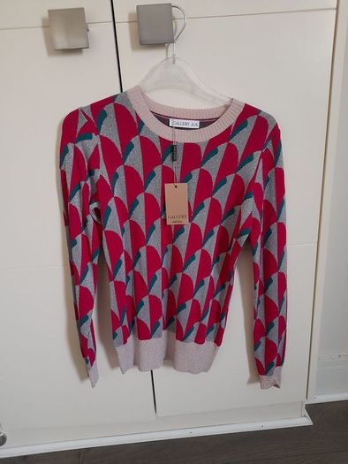 Ladies stylish jumper