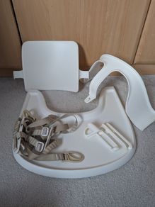 Tripp trapp table + baby seat + straps