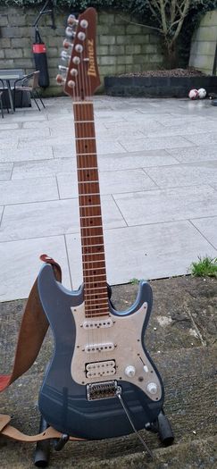 Ibanez AZ2204-ICM Prestige (Ice Blue Metallic)