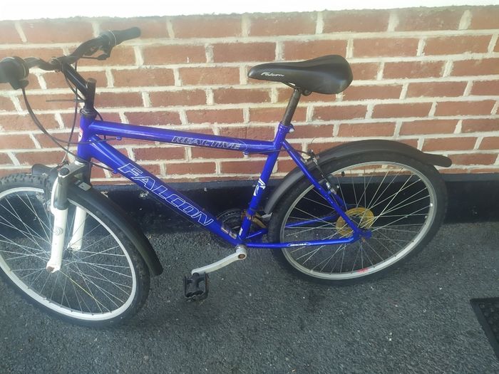 Ladies Bike 26"Wheelsw.FrontSusp.+2MountainB.+ 1VintageB.VeryGoodCondition