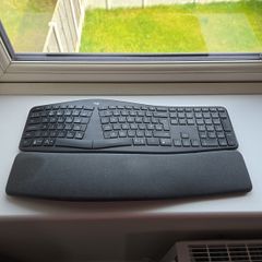 Good as new Logitech Ergo K860