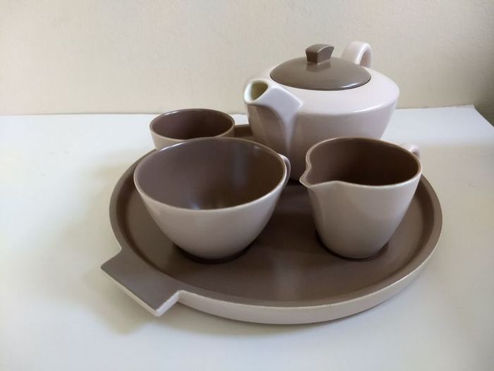 Fabulous Very Rare Vintage MCM Poole Pottery Twintone Tea for One Bachelor Set with Matching Tray All in Colourway C54, Sepia and Mushroom, Streamline Shape, Circa 1950s