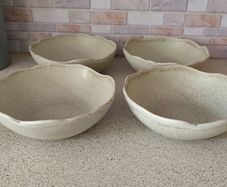 4 Heritage Moon Stoneware Bowls  Scalloped Edge