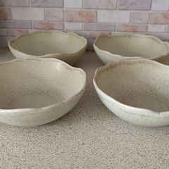 4 Heritage Moon Stoneware Bowls  Scalloped Edge