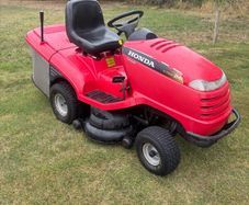 Honda ride on lawnmower
