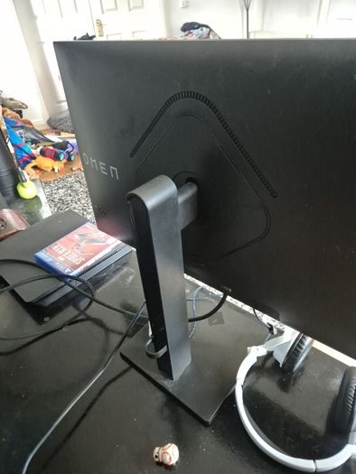 pc monitor and  ps4