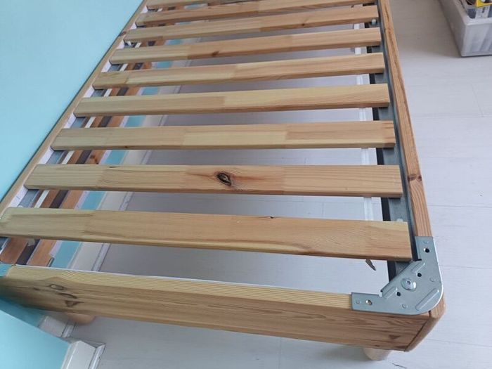 bed frame single