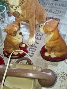 2 Beautiful Boxer Dogs Ornament on oval plinth bases in Good Condition, Postage Available,