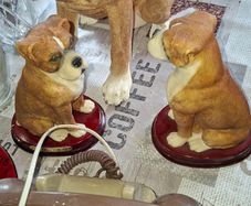 2 Beautiful Boxer Dogs Ornament on oval plinth bases in Good Condition, Postage Available,