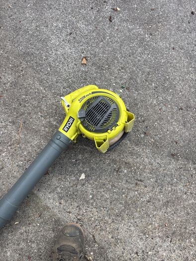garden hand held blower Ryobi