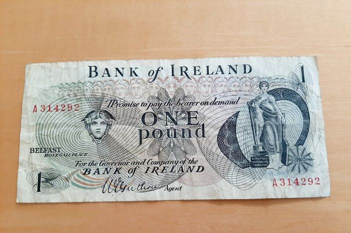 Bank of Ireland note 1977