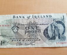 Bank of Ireland note 1977