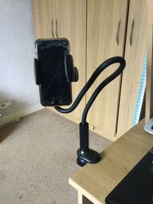 Flexible gooseneck phone holder
