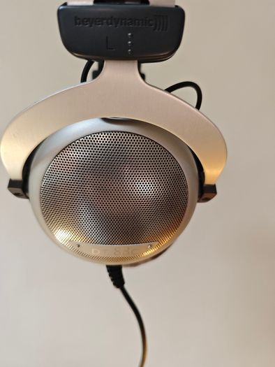 Beyerdynamic DT880 Premium Edition (600 Ohm) Mint Condition Boxed