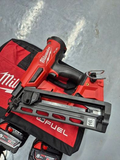 Milwaukee M18FN16GA Fuel 16 Gauge 2nd Fix Nail Gun Kit