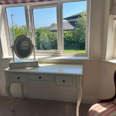 Dressing table