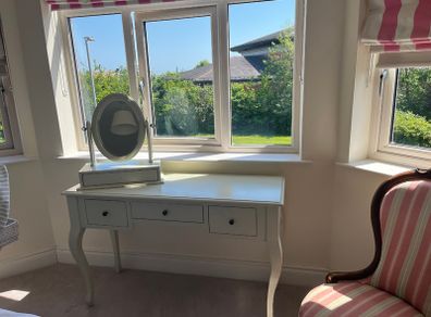 Dressing table