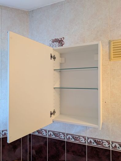 Bathroom cabinet