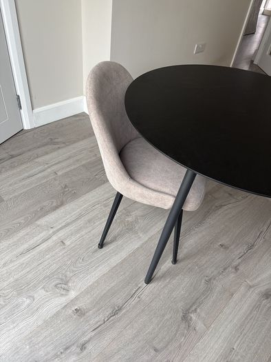 Round 100cm kitchen dining table with four chairs