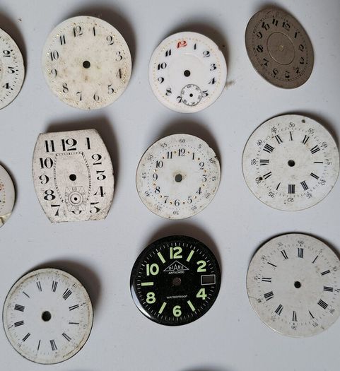 Selection of 32 Vintage Wrist & Fob Watch Dials
