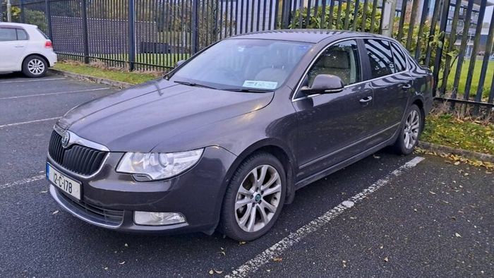 Skoda Superb Ellagance 1.6 2012