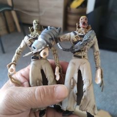 Fear Shot Scarecrow Figure: 2007 DC Comics Batman The Dark Knight
