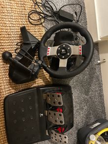 Logitech G27 Racing Wheel + Padal & Shift (PC/PS2/PS3)