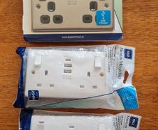 3 usb socket, two white, one sliver New