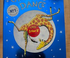 Giraffes Can't Dance - Paperback: Ages 3-5 years