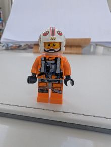 100% LEGO Star Wars Luke Skywalker Minifigure Jedi X-Wing Pilot 75301 75313 sw1139