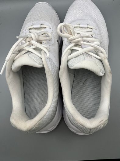 Nike Womens Revolution 6 NN White/Metallic Silver Training Shoes Size 8 EU 42.5
